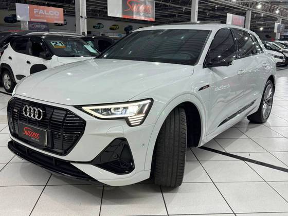 AUDI E-TRON ELÉTRICO SPORTBACK S QUATTRO AUDI E-TRON ELÉTRICO SPORTBACK S QUATTRO